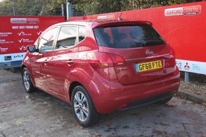 KIA VENGA 