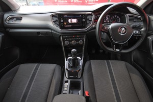 VOLKSWAGEN T-ROC SE TSI - 2874 - 18